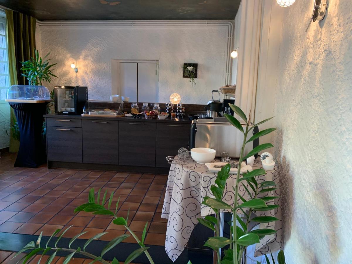Logis La Thomasse Hotell Aurillac Eksteriør bilde