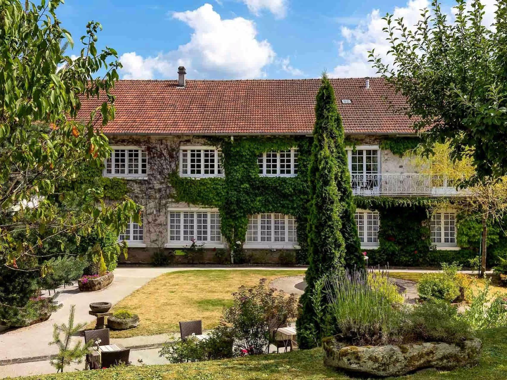 Logis La Thomasse Hotell Aurillac Eksteriør bilde